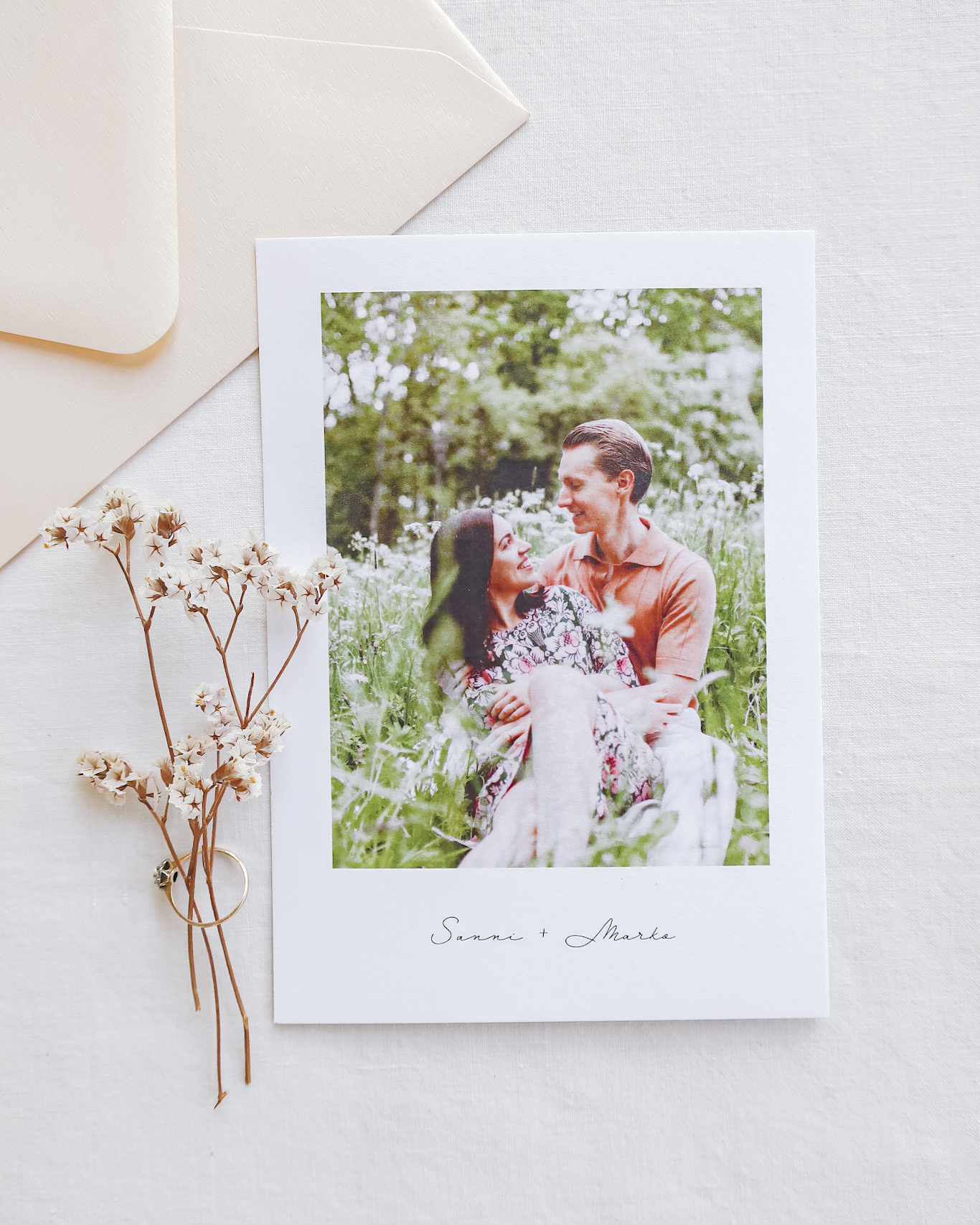 std_delicate_style Delicate Save The Date