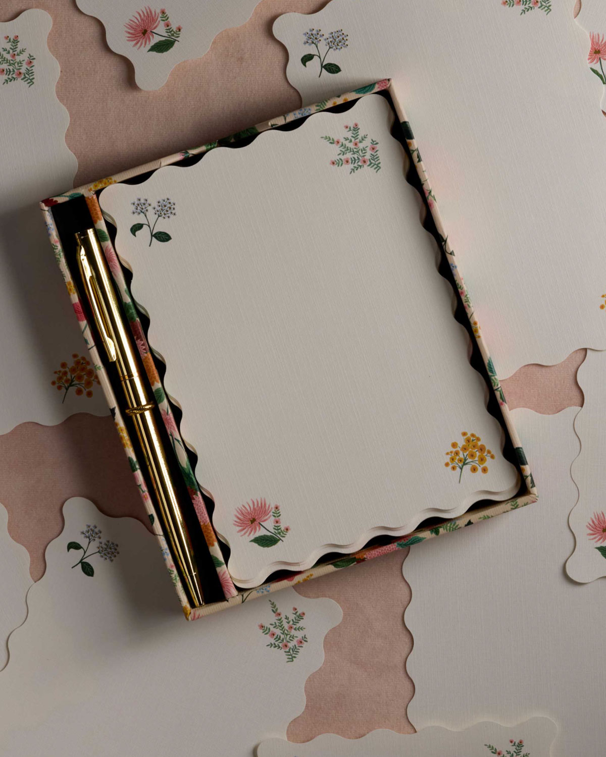 DNT001_Dahlia_setti_1