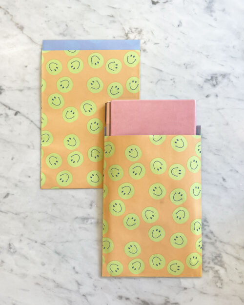 Alternative view of Smiley Peach Lahjapussi