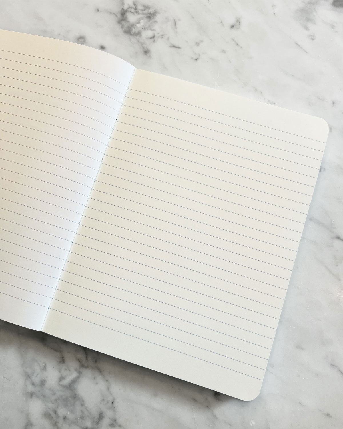 A-journal_muistikirja_viivoilla
