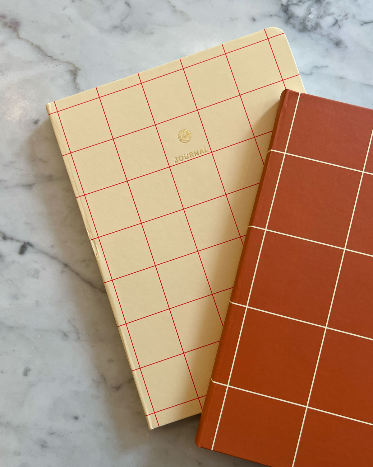 Checkered_red_muistikirja_1