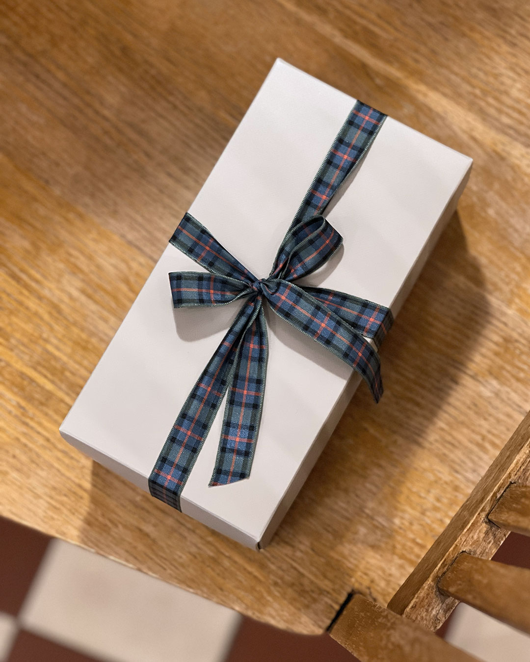 Lahjanauha_sinivihreä