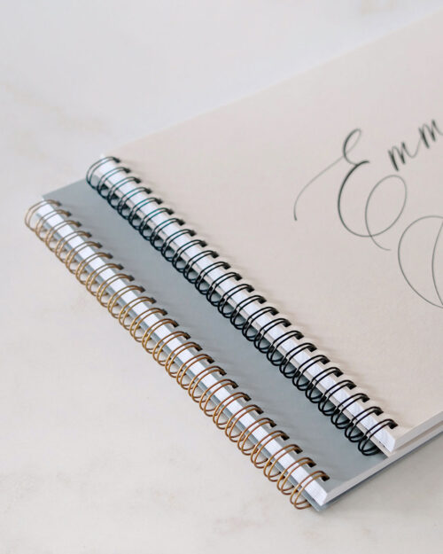 Alternative view of Sand Vieraskirja/Albumi