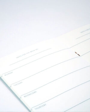 leo_la_douce_weekly_planner_petrooli_2