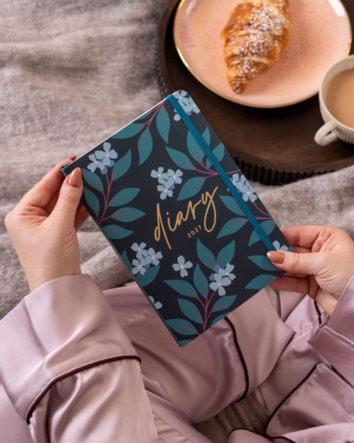 Busy_B_charcoal_ditsy_floral_2027_3